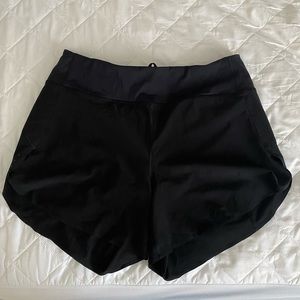 Athleta Run With it 4.5 inch shorts